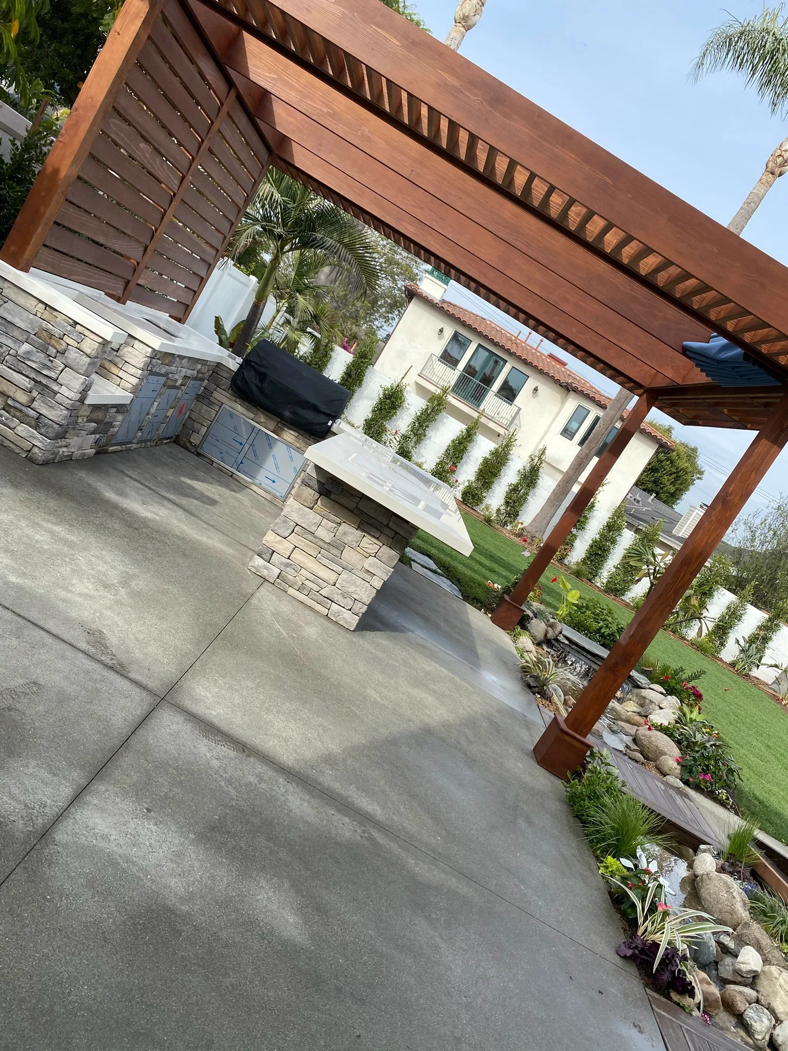 Outdoor Kitchens & BBQ Islands in Los Angeles, CA